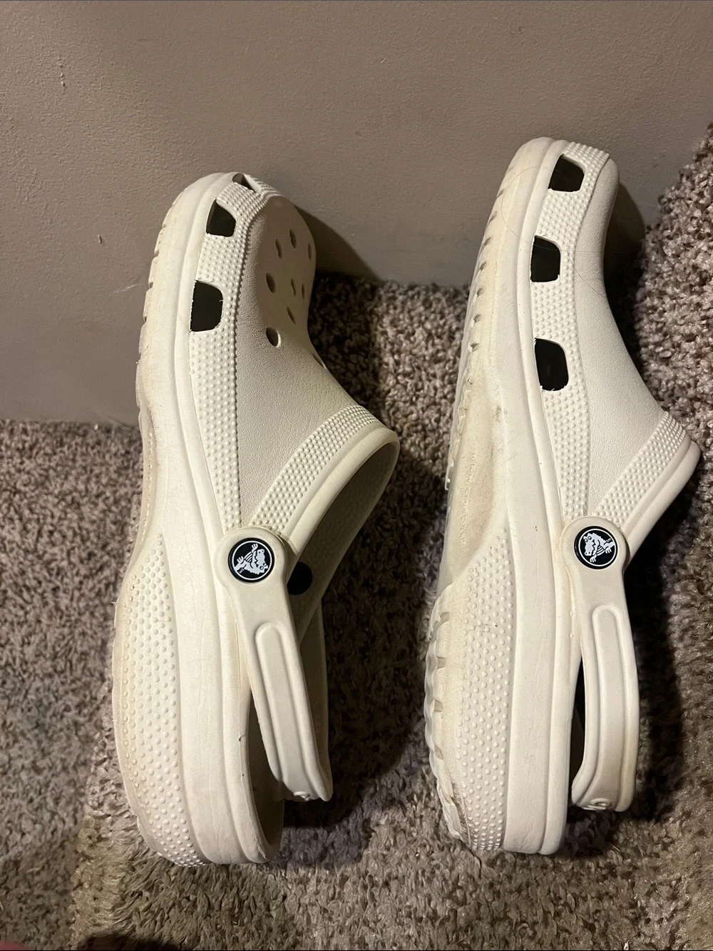 CROCS Classic Clog in Off White